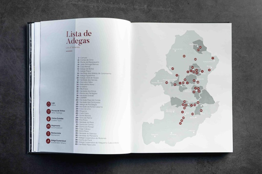 Dupla página do livro Adegas do Alentejo 2 com lista de adegas e mapa do Alentejo