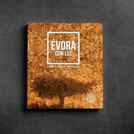 Capa do livro Évora com Luz de Jerónimo Heitor Coelho e Nuno Simões Dias